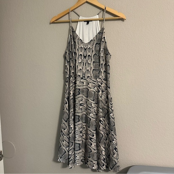 Express Women's Grey and Black Dress Halter, Snakeskin Print Size 10 - Picture 2 of 9